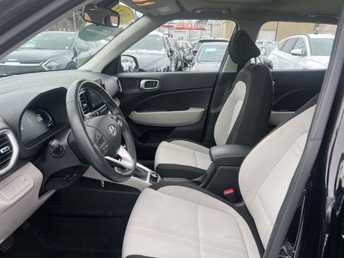 Certified 2023 Hyundai Venue SEL w/ Cargo Package image 13