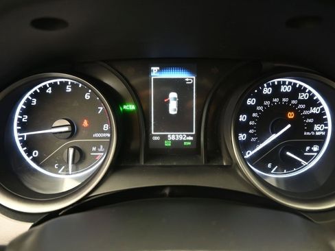 Used 2022 Toyota Camry SE image 32