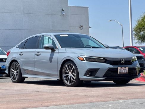 Used 2023 Honda Civic Touring image 6