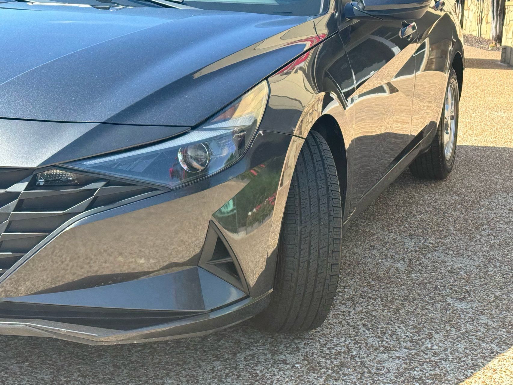 Used 2021 Hyundai Elantra SE FWD image 3