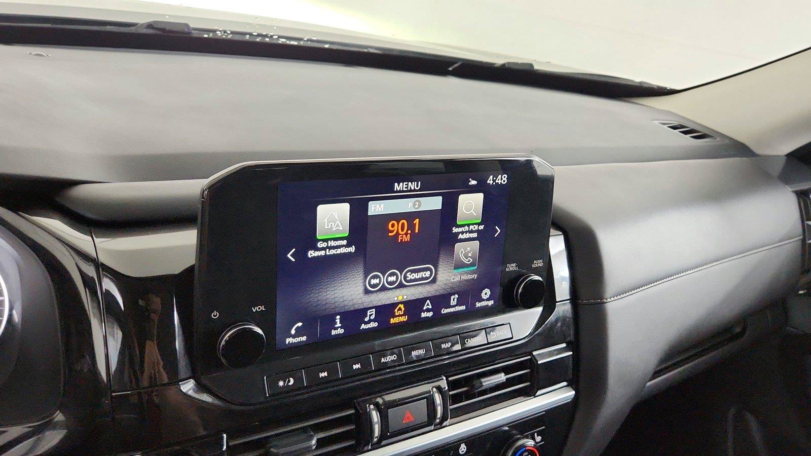 Used 2025 Nissan Pathfinder SL FWD image 32
