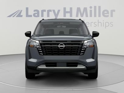 New 2026 Nissan Pathfinder Platinum w/ Cargo Package