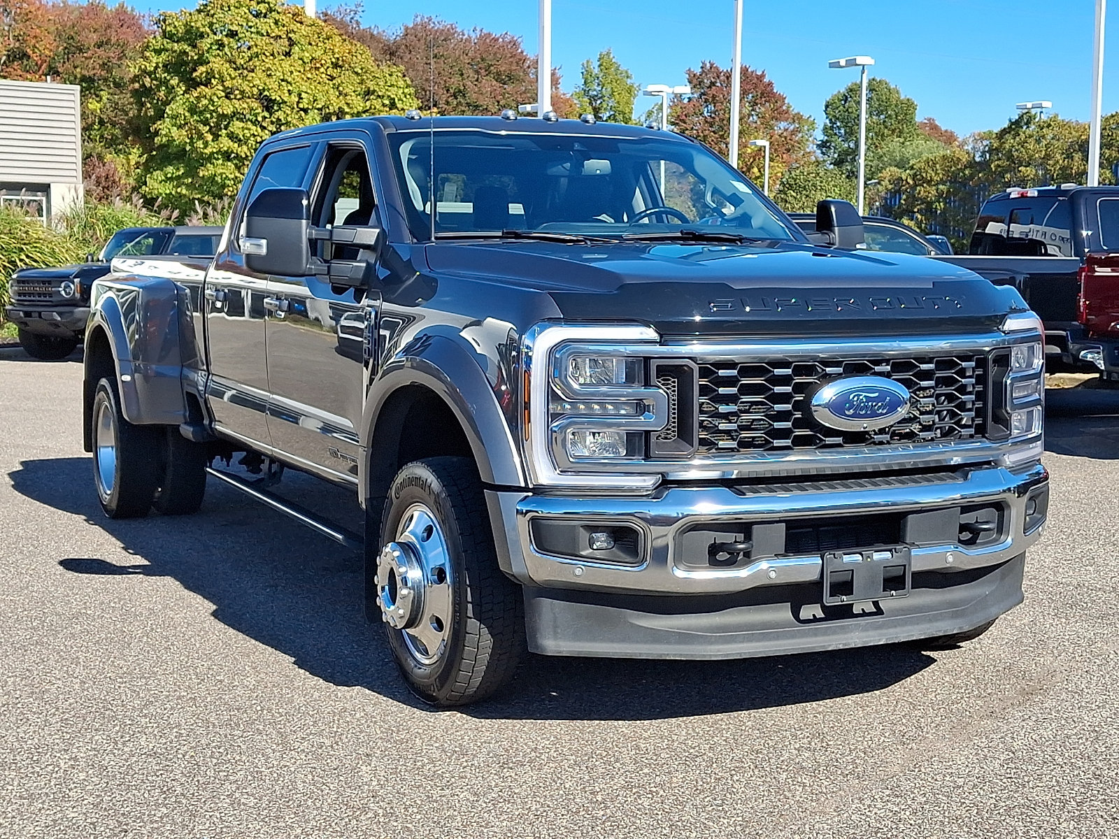 Used 2025 Ford F450 Lariat w/ Lariat Ultimate Package AWD/4WD image 2
