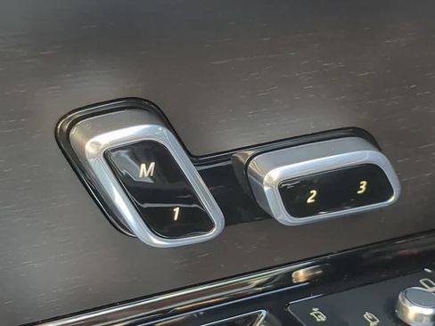 Used 2025 Land Rover Range Rover Sport Dynamic SE image 16