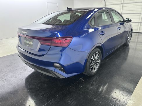 Used 2022 Kia Forte LXS FWD image 18