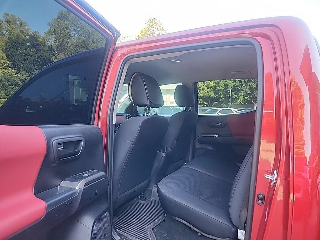 Used 2021 Toyota Tacoma SR5 RWD image 19