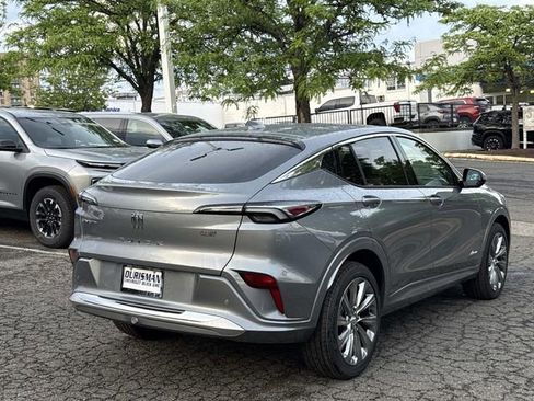 New 2026 Buick Envista Avenir FWD image 2