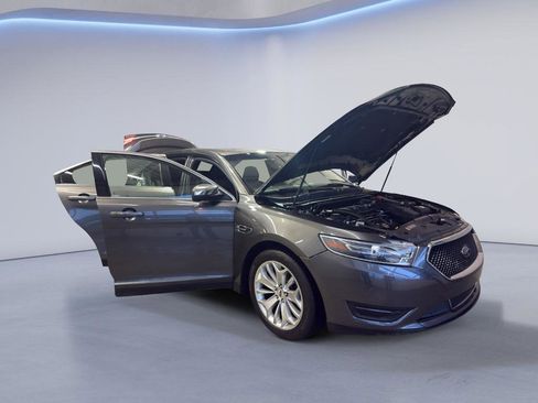 Used 2017 Ford Taurus Limited FWD image 7