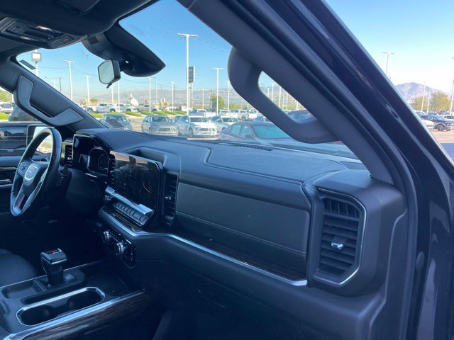 Used 2022 GMC Sierra 1500 Elevation w/ Elevation Premium Package AWD/4WD image 18