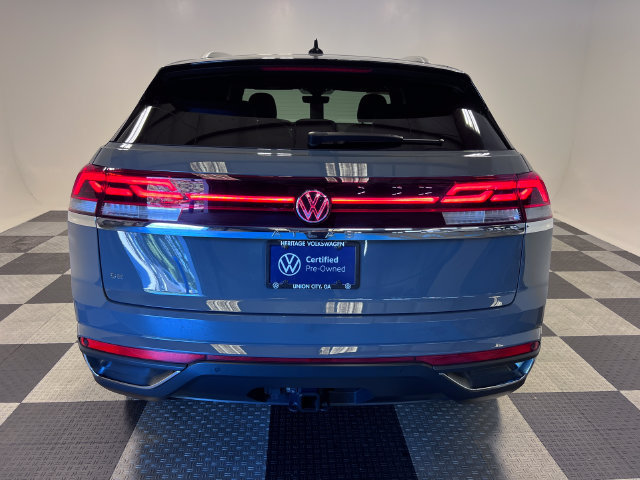Certified 2024 Volkswagen Atlas Cross Sport SE w/ Panoramic Sunroof Package FWD image 4
