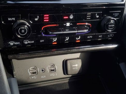 Used 2023 Jeep Grand Cherokee L Laredo w/ Luxury Tech Group I image 50