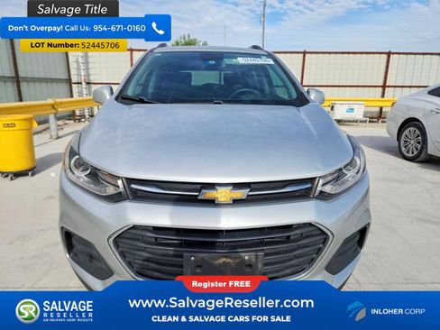 Used 2021 Chevrolet Trax LT w/ LT Convenience Package FWD image 7