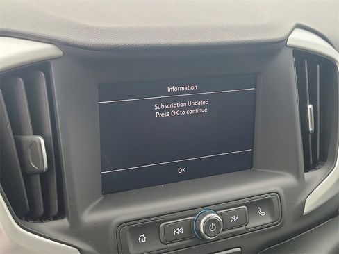 Used 2023 GMC Terrain SLE w/ Driver Convenience Package image 27