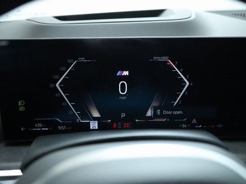 Certified 2025 BMW X7 xDrive40i w/ M Sport Package image 28