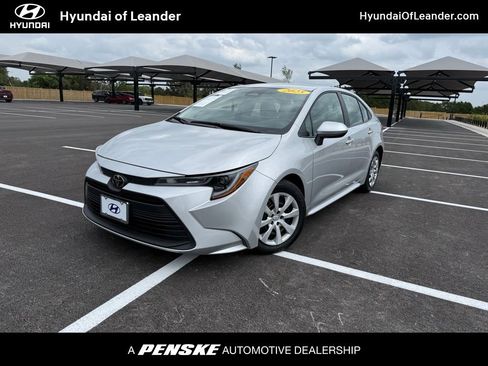 Used 2025 Toyota Corolla LE FWD image 1
