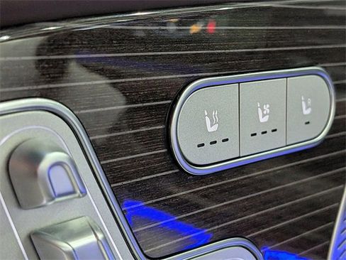 Used 2023 Mercedes-Benz Maybach GLS 600 4MATIC image 17