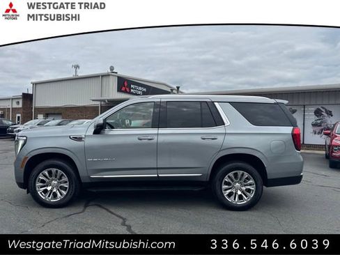 Used 2025 GMC Yukon Denali AWD/4WD image 3