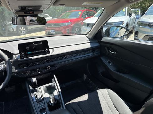 Used 2024 Honda Accord EX image 33