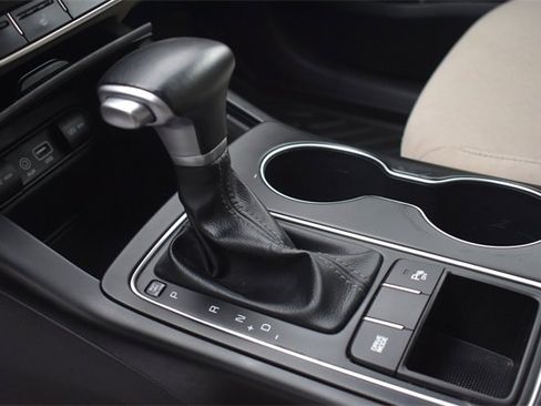 Used 2019 Kia Sorento LX w/ LX V6 Convenience Package image 23