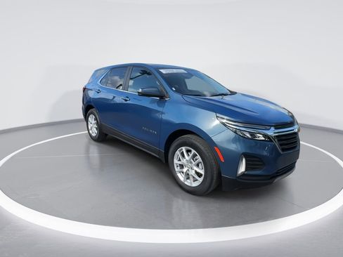 Used 2024 Chevrolet Equinox LT FWD image 2
