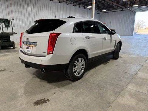 Used 2016 Cadillac SRX Luxury image 6
