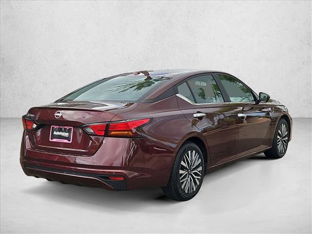 Used 2025 Nissan Altima 2.5 SV FWD image 5