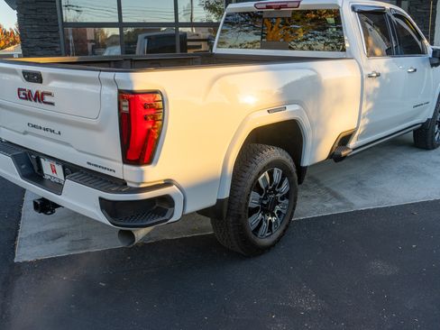 Used 2024 GMC Sierra 3500 Denali w/ Denali Reserve Package image 10