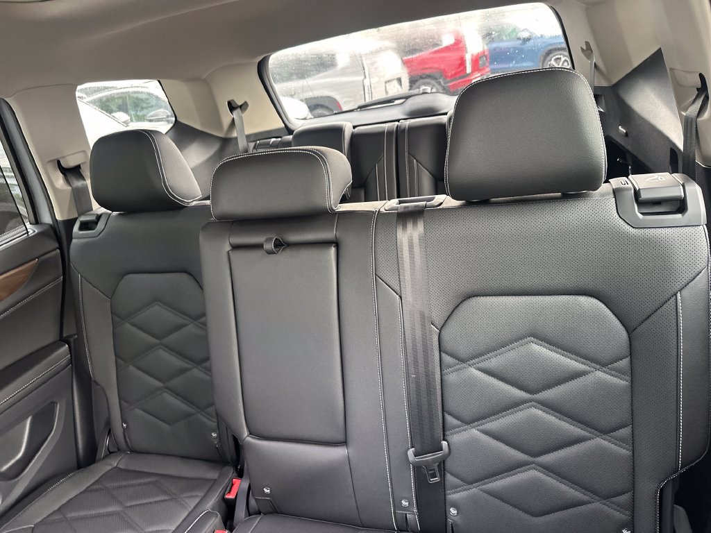 Used 2026 Volkswagen Atlas SE FWD image 25