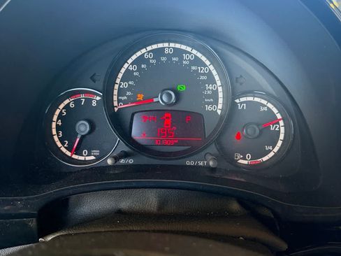 Used 2015 Volkswagen Beetle 1.8T FWD image 17