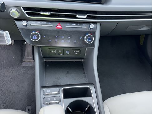 Used 2025 Hyundai Sonata SEL FWD image 18