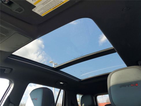 New 2026 GMC Terrain AT4 w/ Convenience Package III image 32