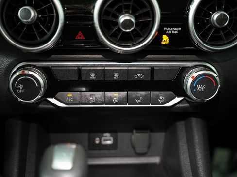 Used 2020 Nissan Sentra S image 22