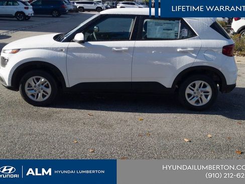 New 2026 Hyundai Venue SE FWD image 11