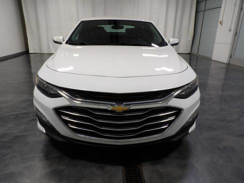 Used 2020 Chevrolet Malibu LT FWD image 2