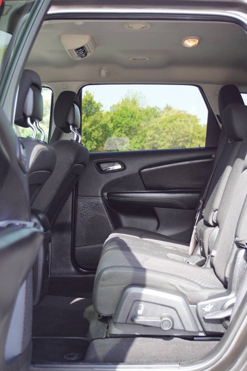 Used 2016 Dodge Journey SXT w/ Comfort/Convenience Group AWD/4WD image 13