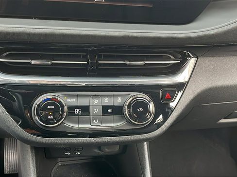 Used 2025 Buick Envista Sport Touring image 25