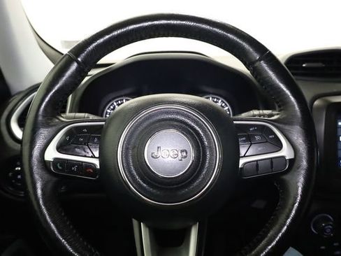 Used 2019 Jeep Renegade Latitude w/ Cold Weather Group image 14