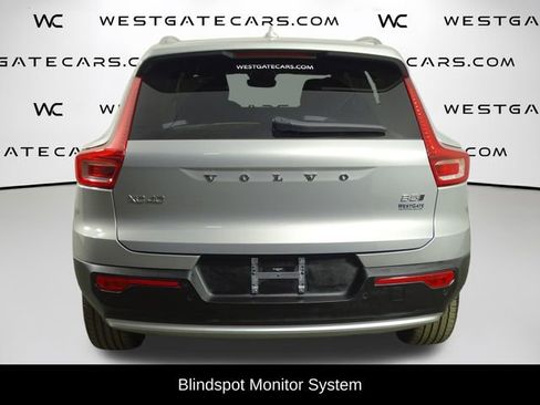Used 2025 Volvo XC40 B5 Core AWD/4WD image 7