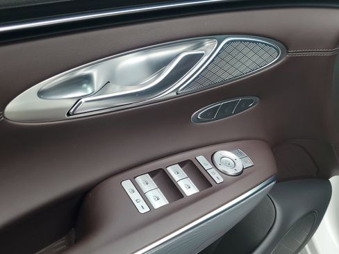 Used 2023 Genesis GV70 2.5T w/ Advanced Package image 18