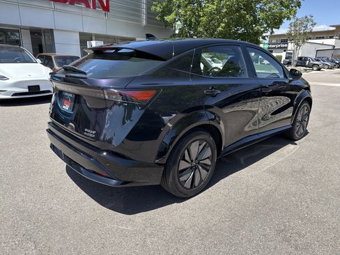 Certified 2024 Nissan Ariya AWD image 9