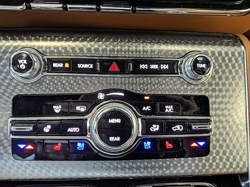 Certified 2023 Lincoln Aviator Black Label w/ Class IV Trailer Tow Package image 22