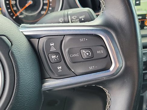 Used 2020 Jeep Gladiator Overland AWD/4WD image 30