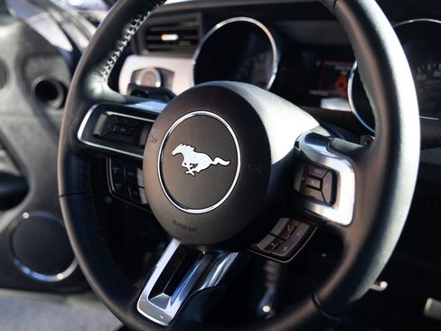 Used 2017 Ford Mustang Premium image 19