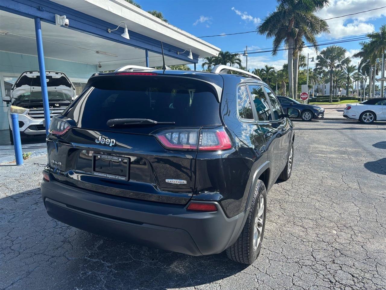 Used 2019 Jeep Cherokee Latitude Plus w/ Comfort/Convenience Group AWD/4WD image 5