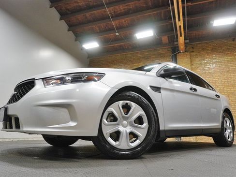 Used 2017 Ford Taurus Police Interceptor AWD image 3