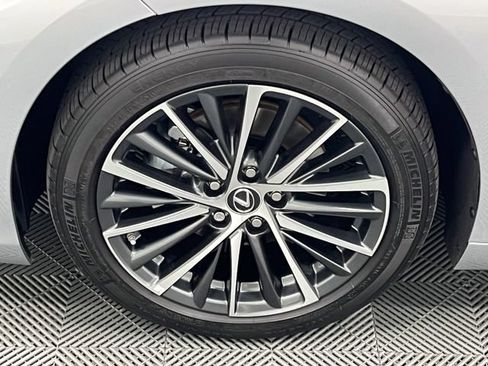 Certified 2025 Lexus ES 300h w/ Premium Package FWD image 23
