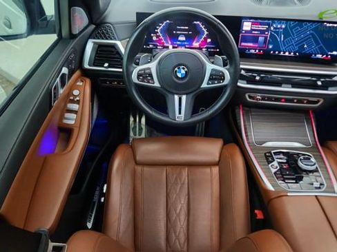 Used 2025 BMW X7 M60i AWD/4WD image 42