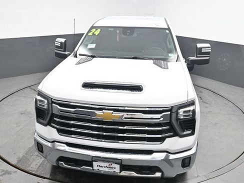 Used 2024 Chevrolet Silverado 2500 LTZ AWD/4WD image 18