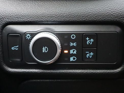 Used 2021 Ford Explorer XLT w/ Equipment Group 202A AWD/4WD image 30