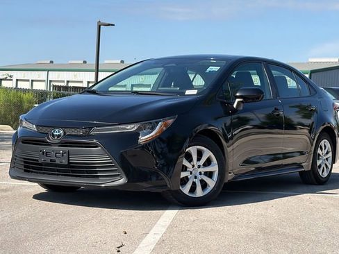 Certified 2025 Toyota Corolla LE FWD image 41